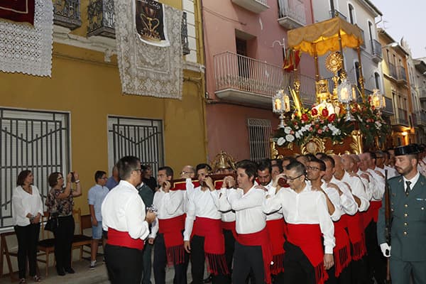 The Holy Chalice returns to Carlet, where it was hidden during the Civil War (2016)